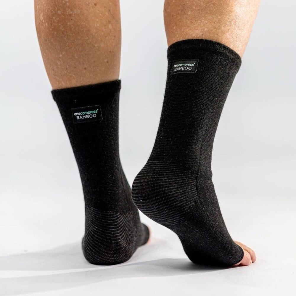 OneCompress Bamboo Foot Compression Sleeves Size Medium Black NIP Unisex 38-40